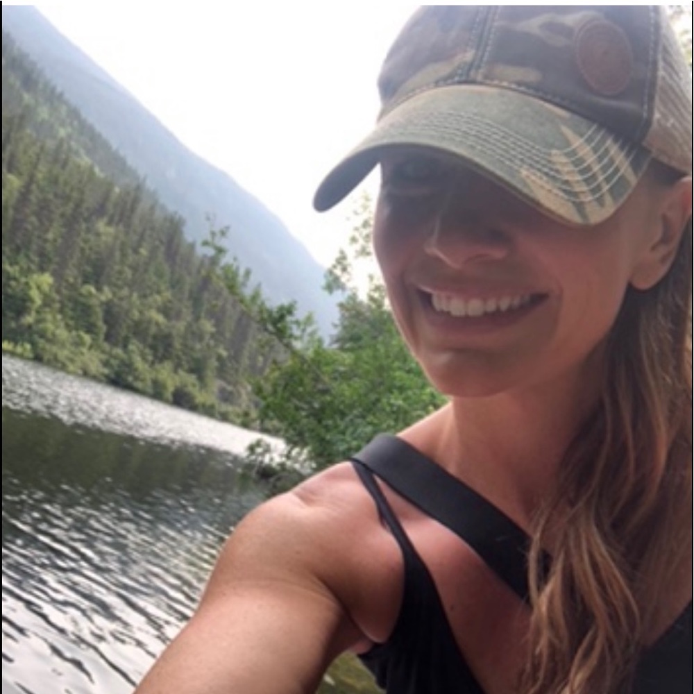 Meet your Posher, Danielle